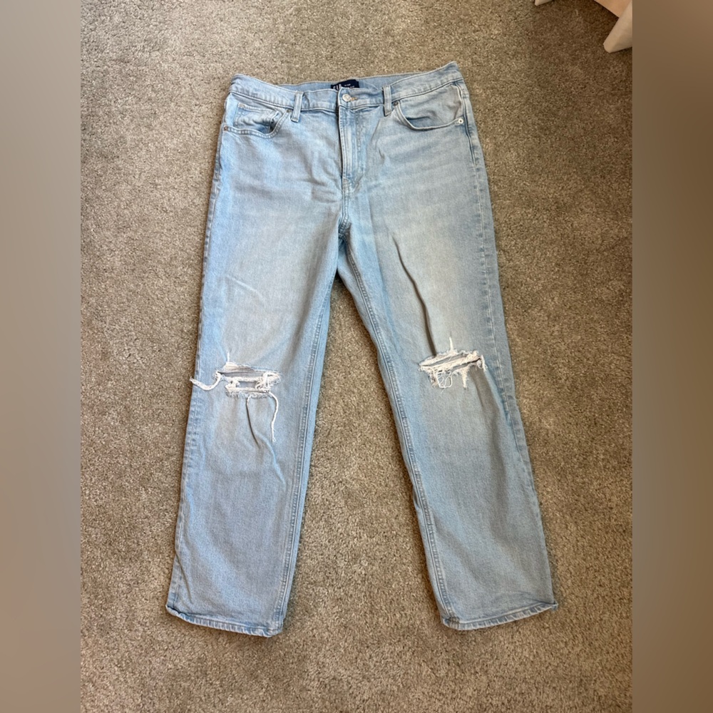 Women’s GAP Light Blue Distressed Straight Leg Jeans